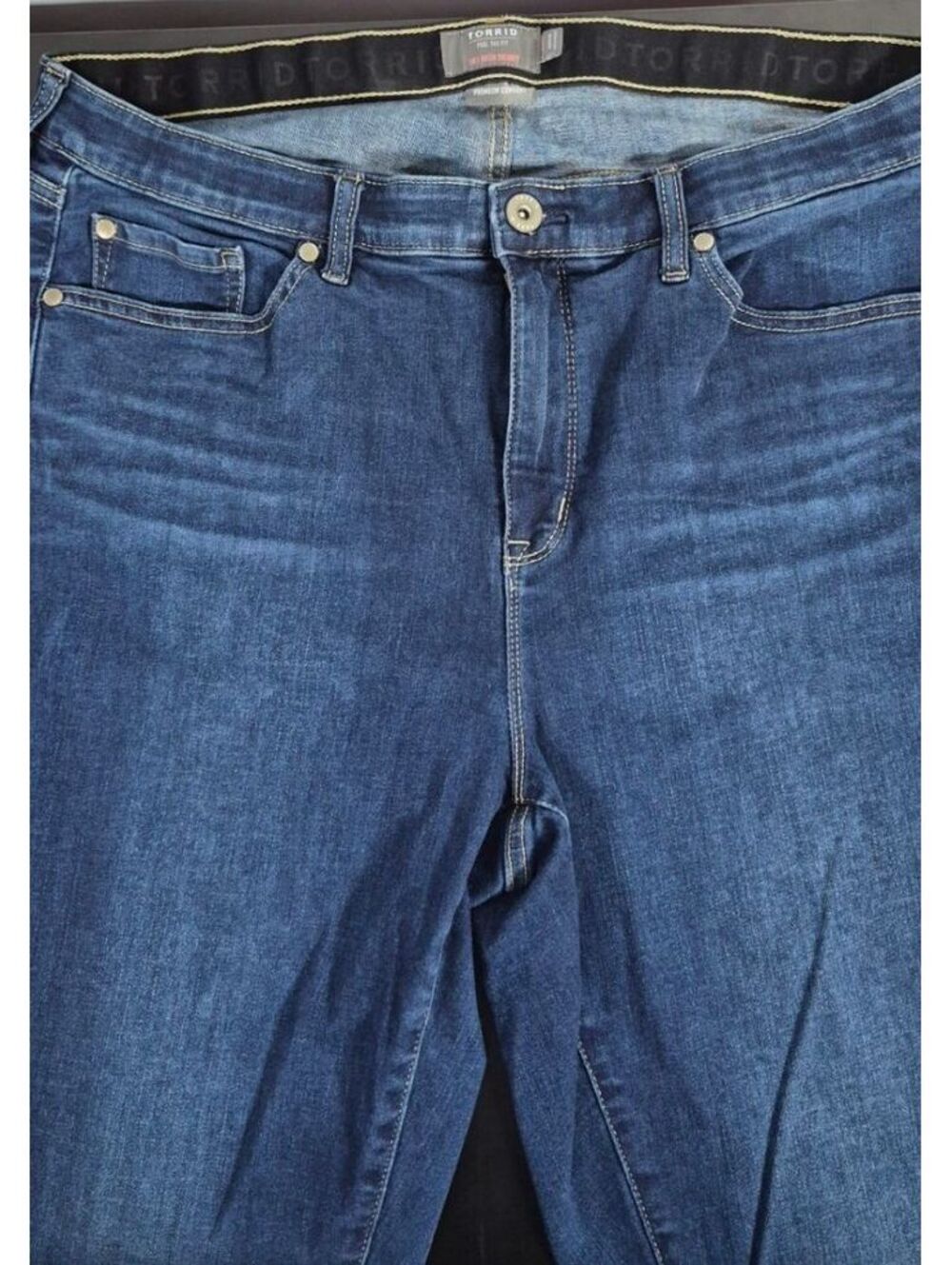 Torrid 20R Sky High Skinny Premium Comfort Raw Hem Jeans
